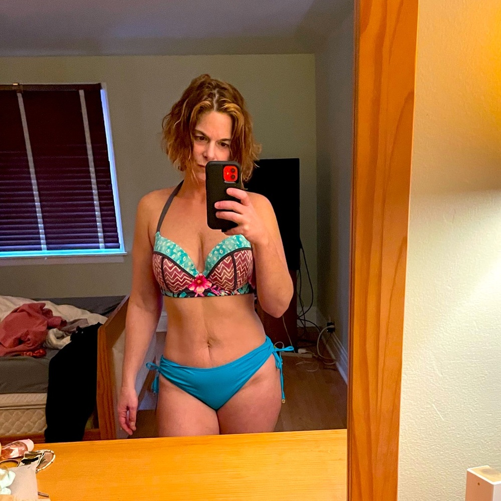 Shadow and shore bikini top , Kenneth kole medium  bottoms